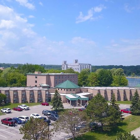 Best Western Inn On The Bay Оуен Саунд Екстериор снимка