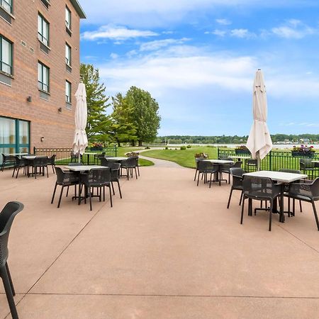 Best Western Inn On The Bay Оуен Саунд Екстериор снимка