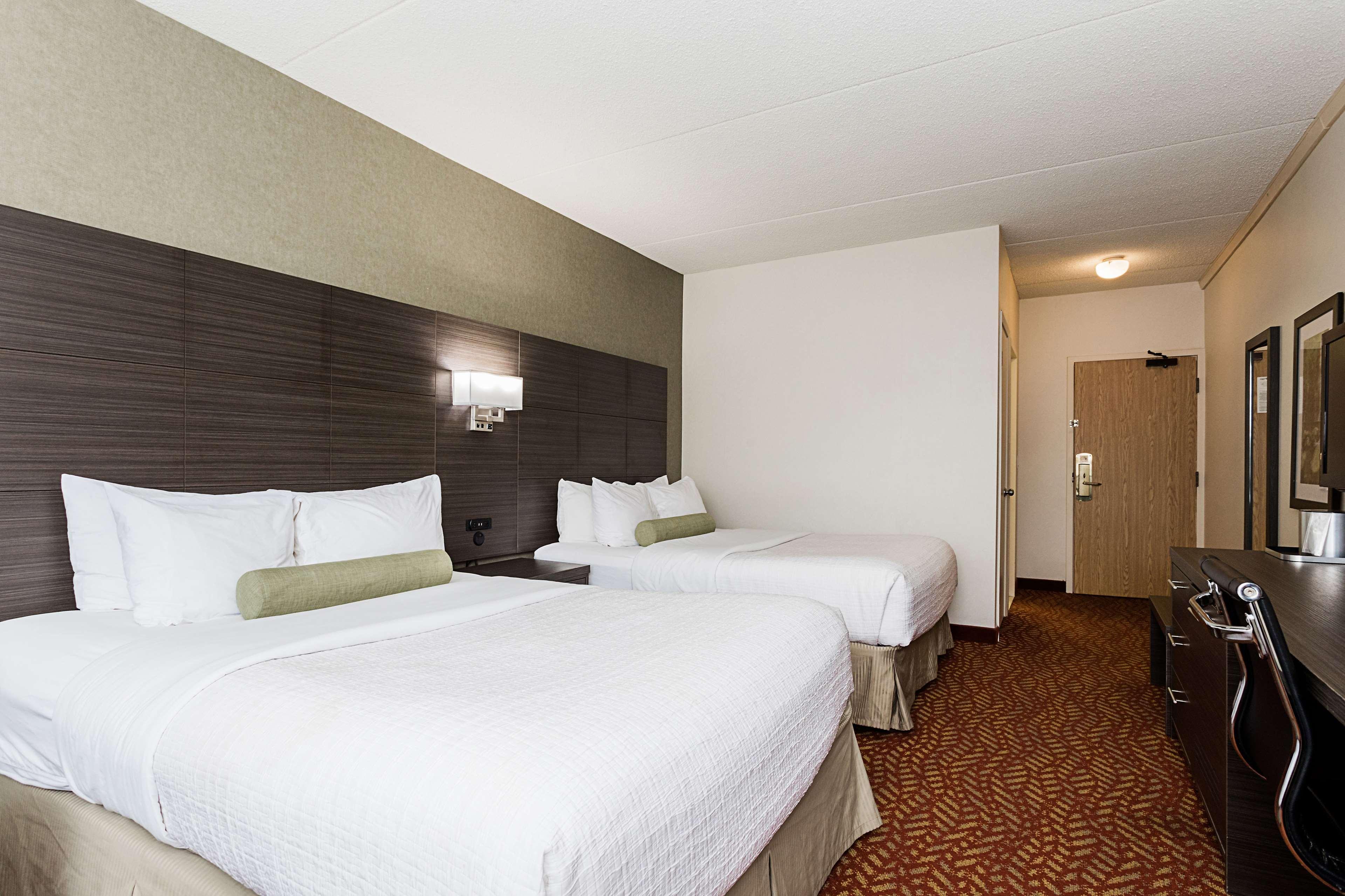 Best Western Inn On The Bay Оуен Саунд Екстериор снимка