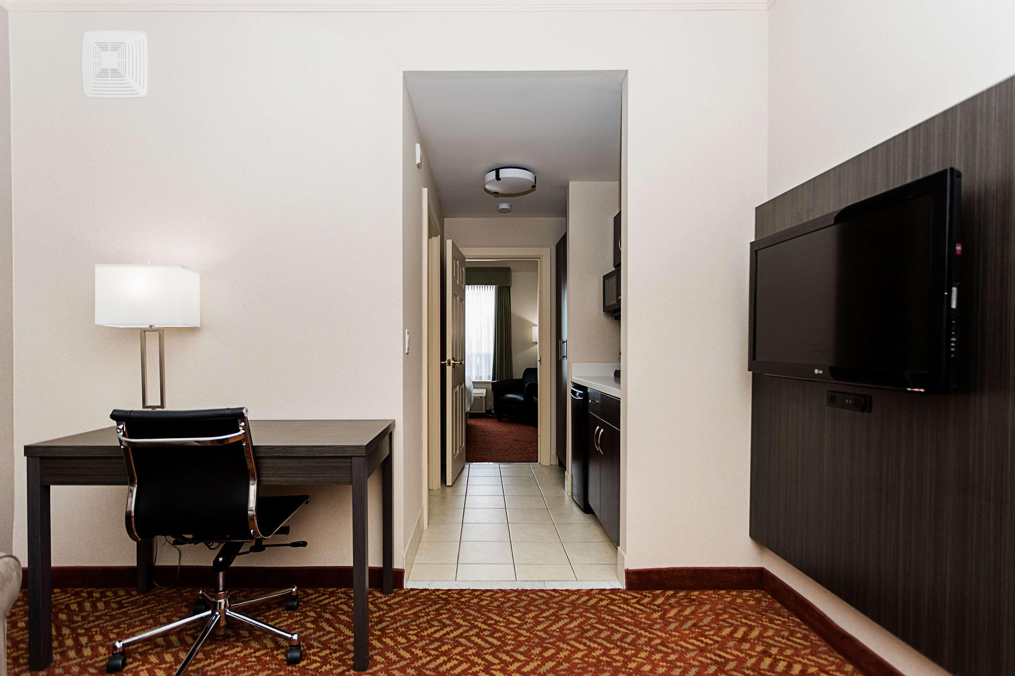 Best Western Inn On The Bay Оуен Саунд Екстериор снимка