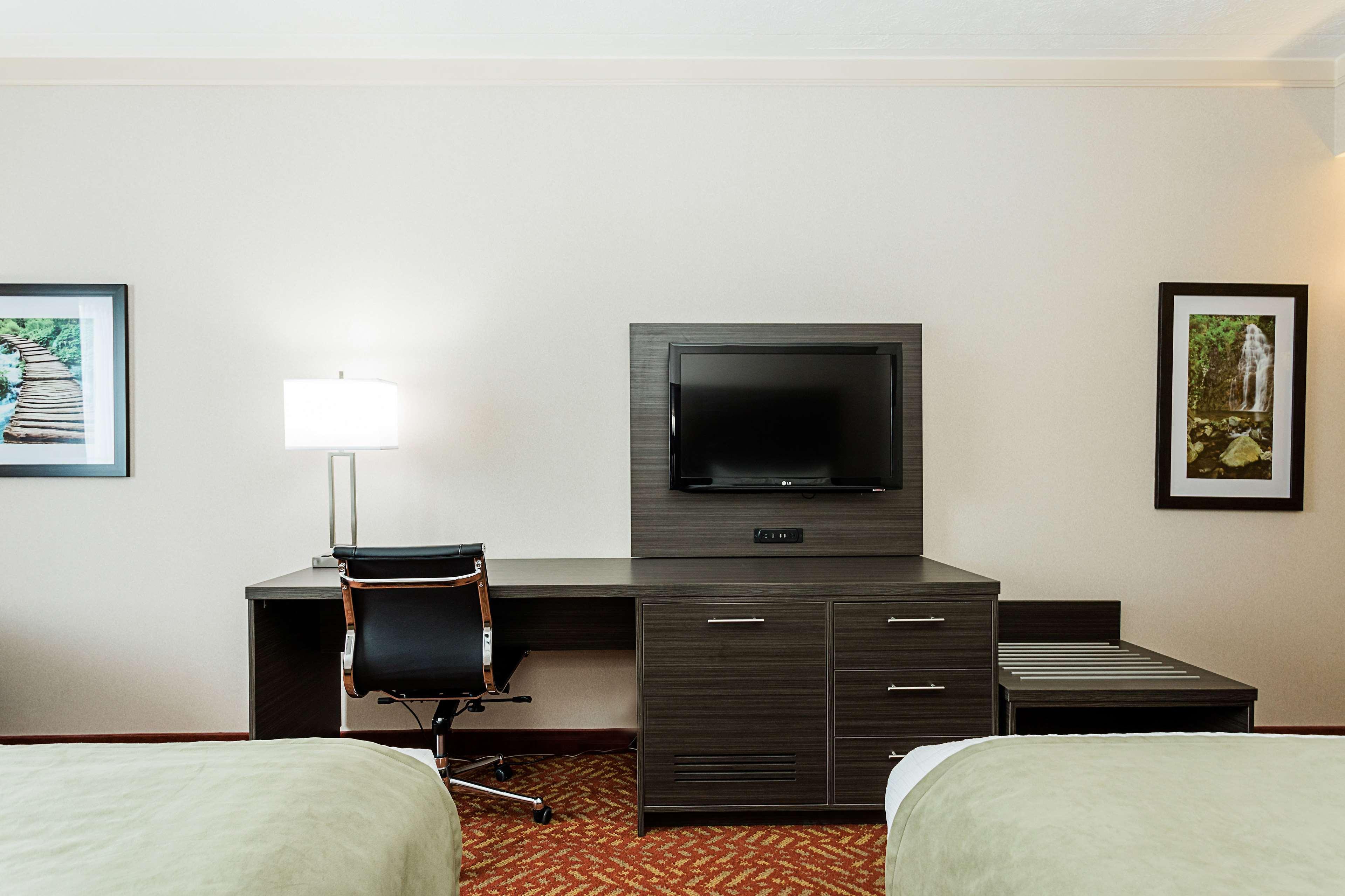 Best Western Inn On The Bay Оуен Саунд Екстериор снимка