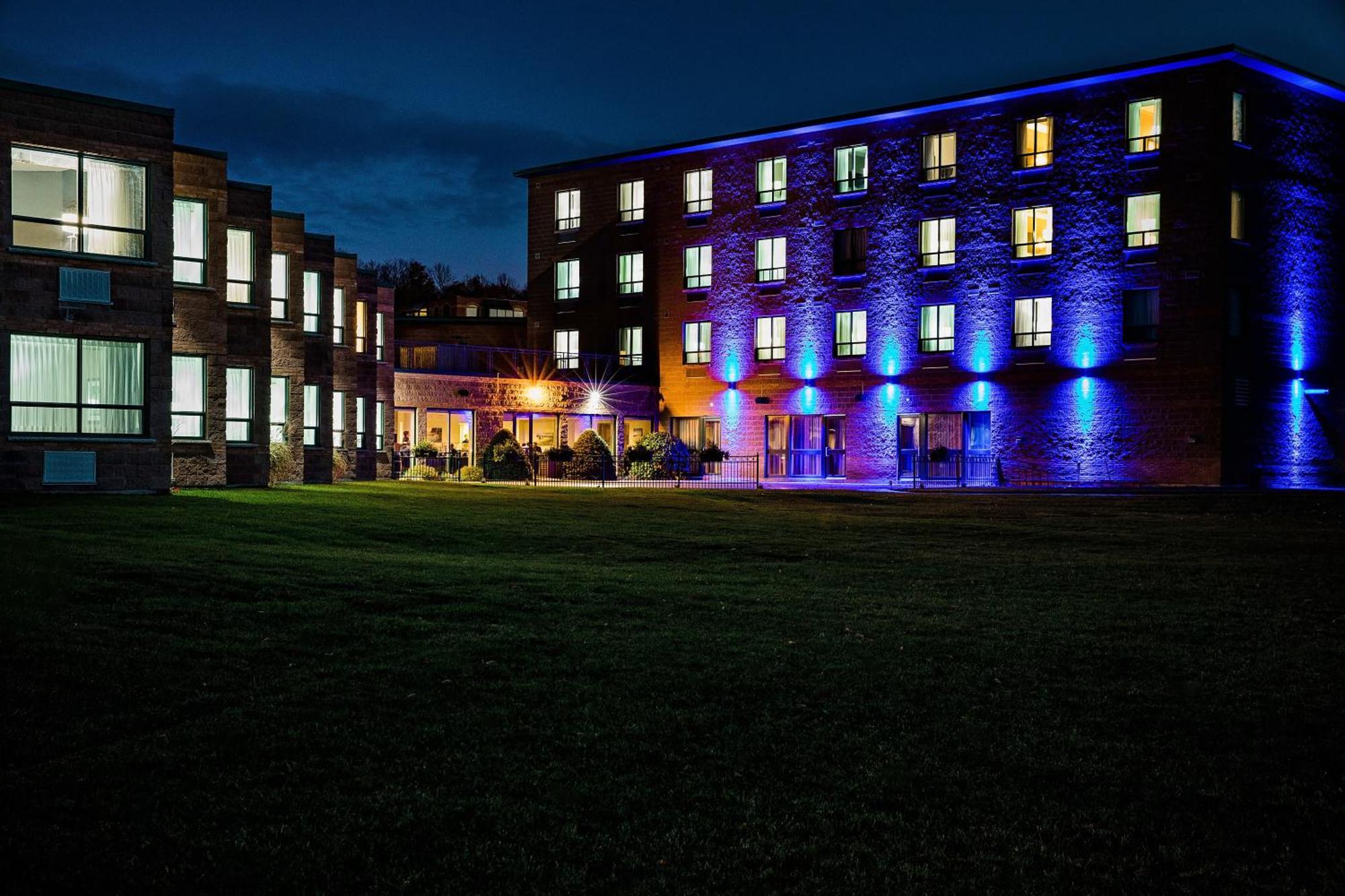 Best Western Inn On The Bay Оуен Саунд Екстериор снимка
