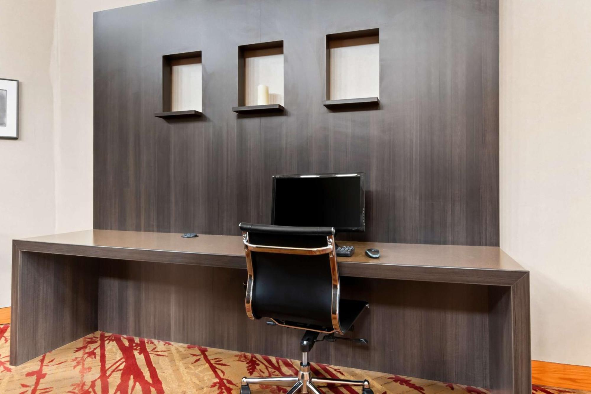 Best Western Inn On The Bay Оуен Саунд Екстериор снимка